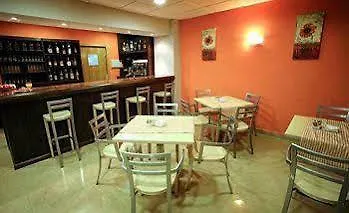 Hotel Dos Hermanas