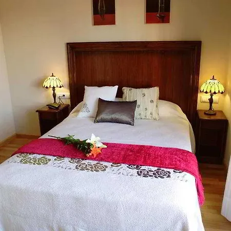 Hotel Dos Hermanas 3*