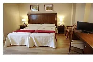 Hotel Dos Hermanas Ubeda (Andalucia)